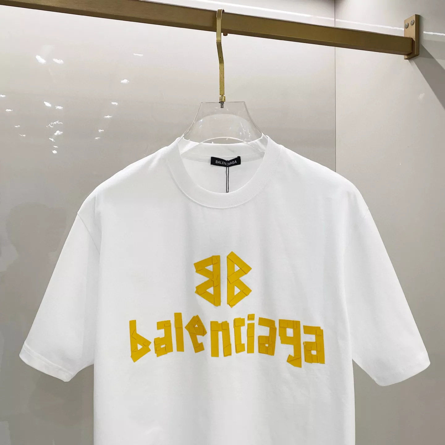 Balenciaga T-Shirts Short Sleeved For Unisex Popular 6900
