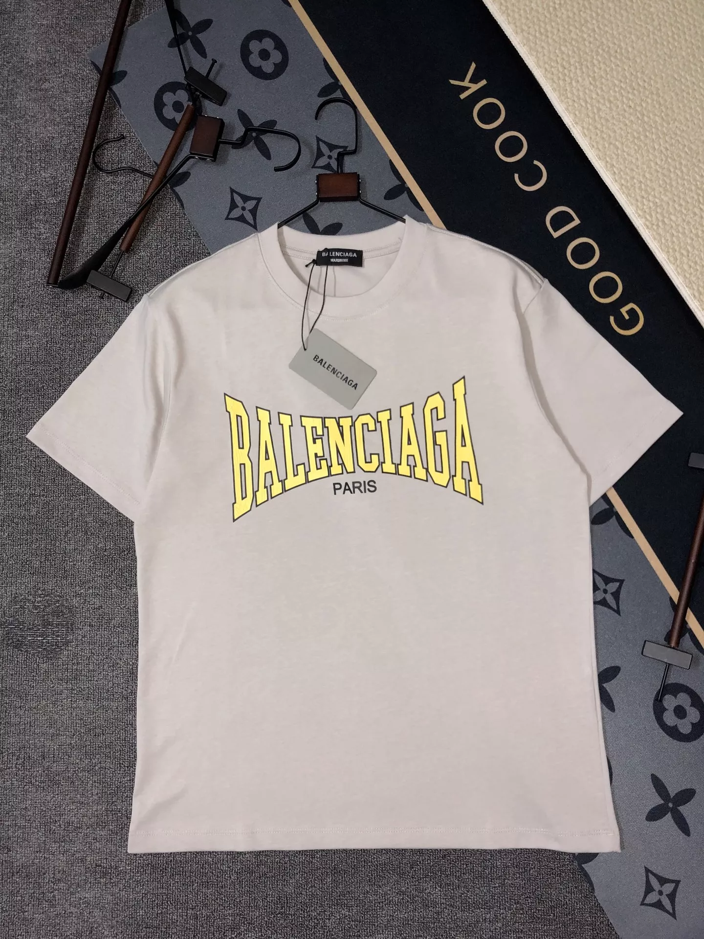 Balenciaga T-Shirts Short Sleeved For Unisex Trendy 7658