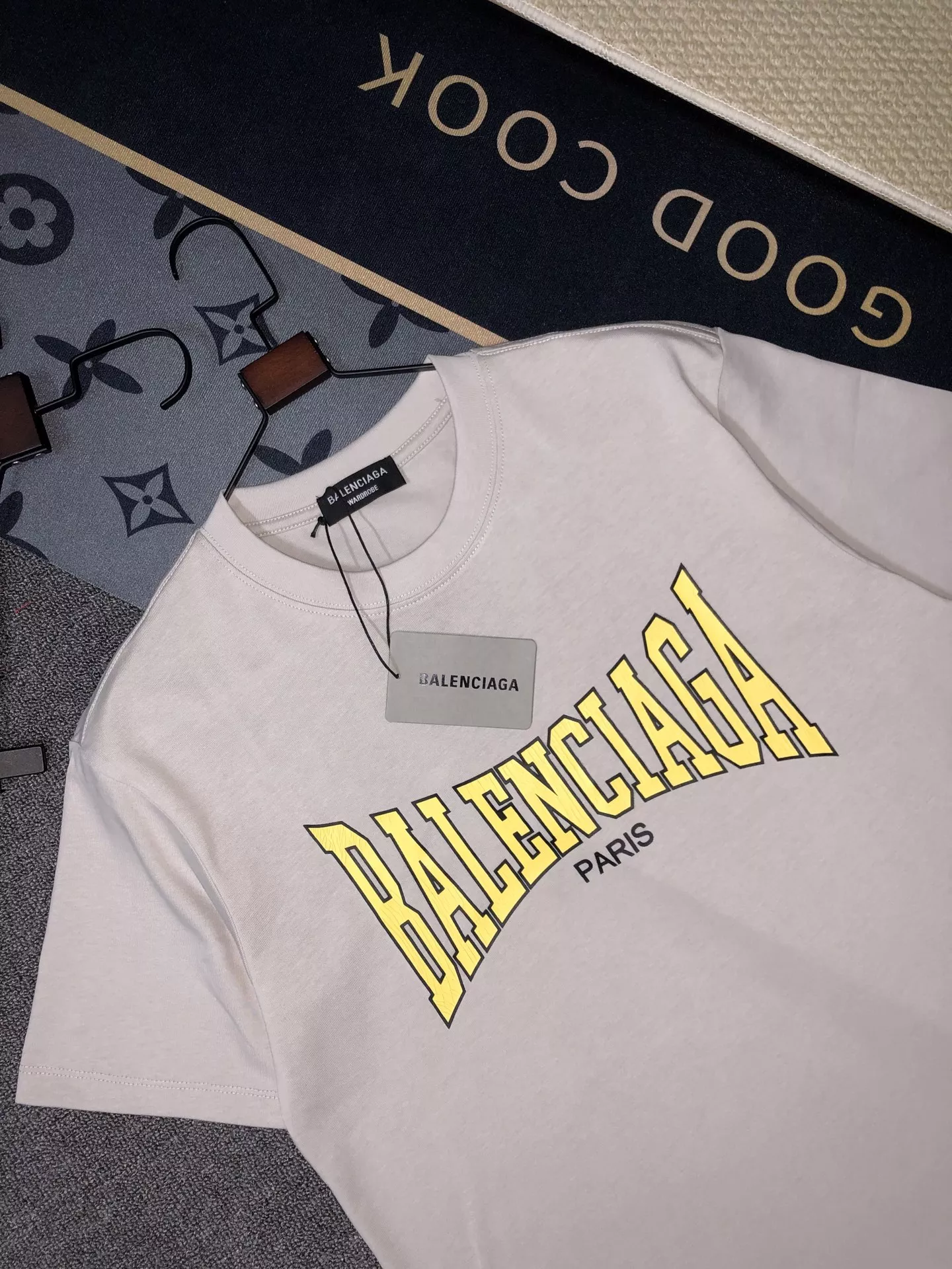 Balenciaga T-Shirts Short Sleeved For Unisex Trendy 7658