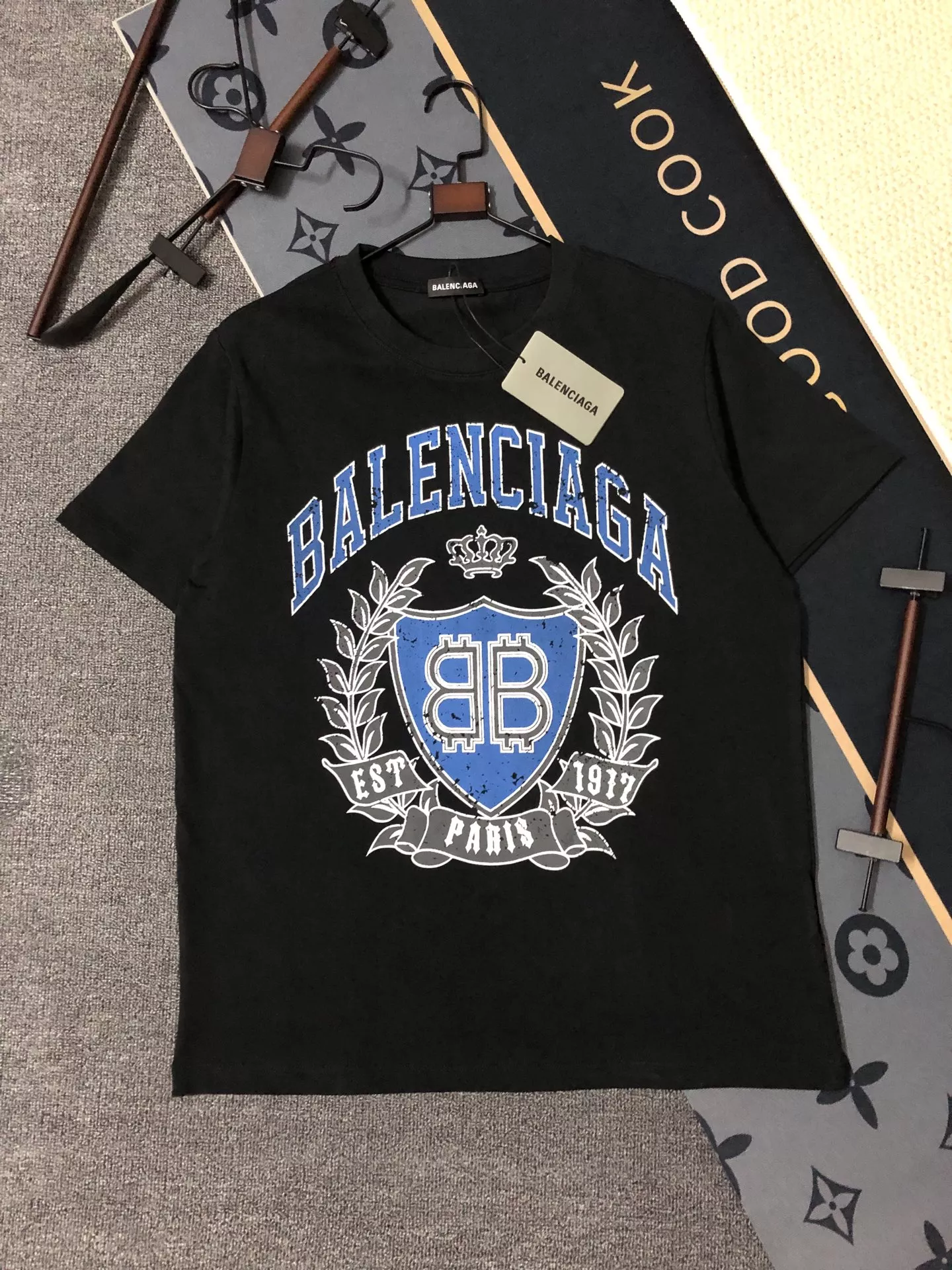 Balenciaga T-Shirts Short Sleeved For Unisex Vibrant 5401