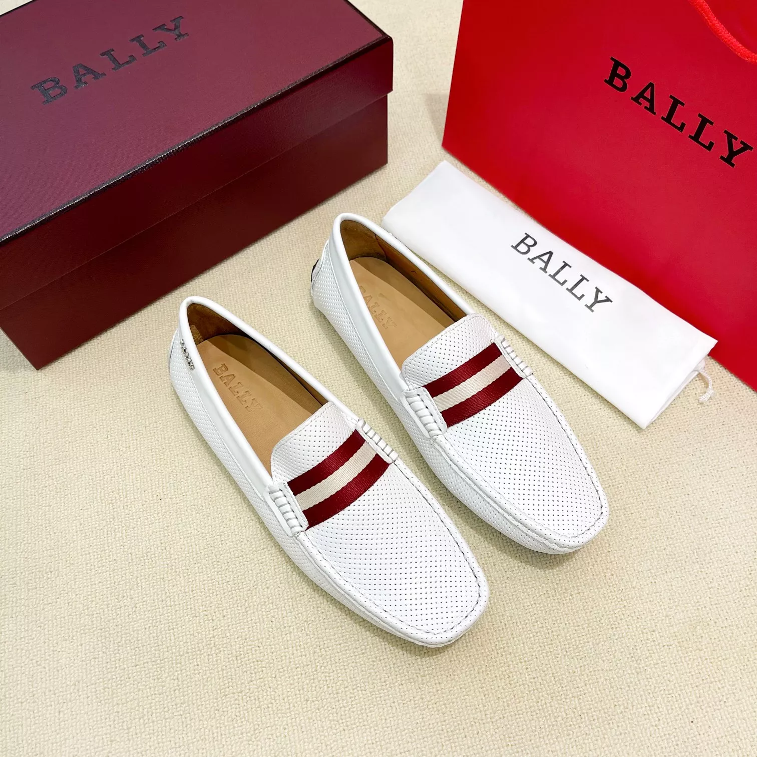 Bally Leather Shoes For Men Sleek 7589