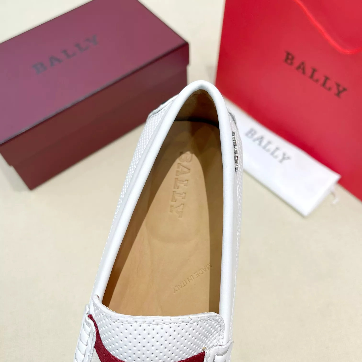 Bally Leather Shoes For Men Sleek 7589