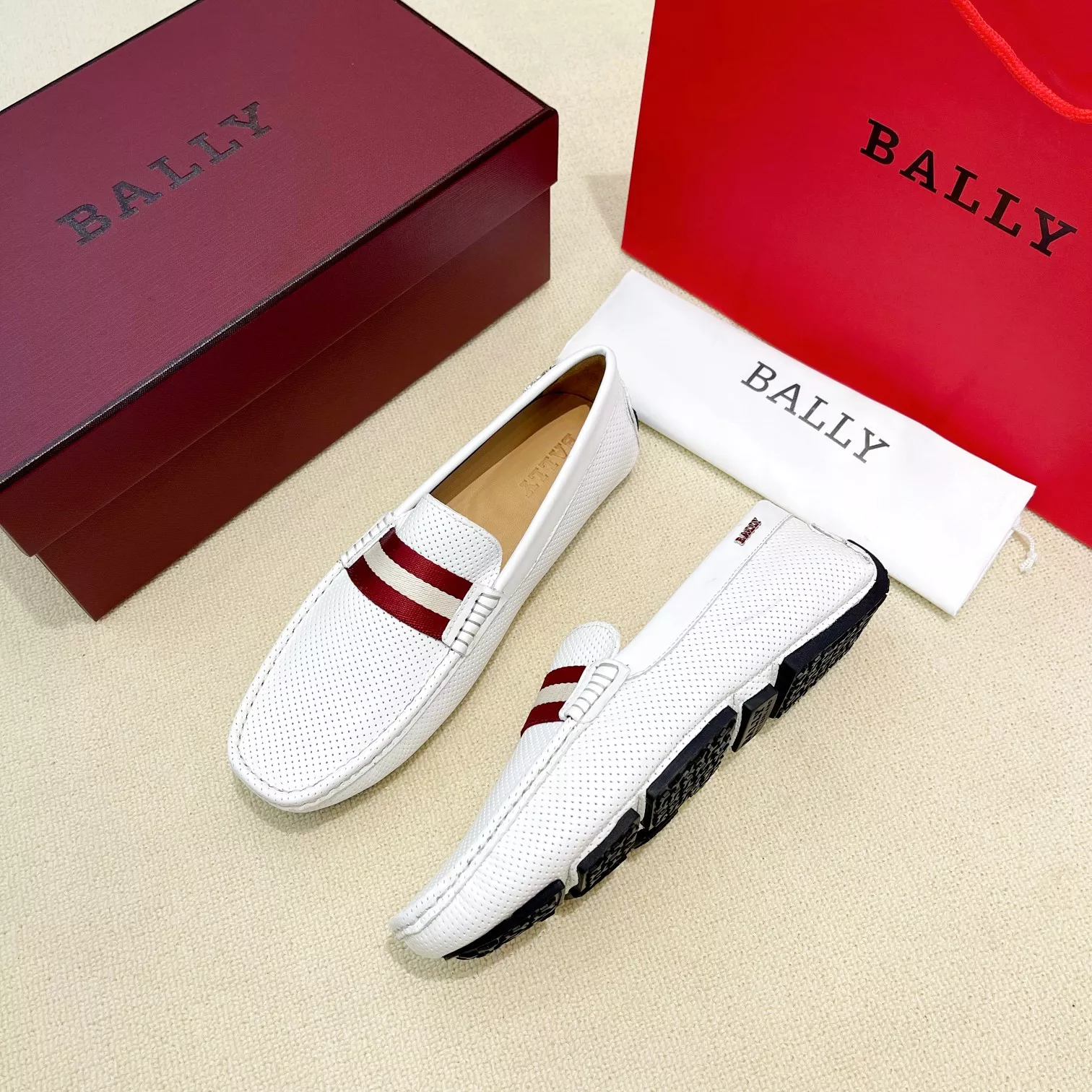 Bally Leather Shoes For Men Sleek 7589