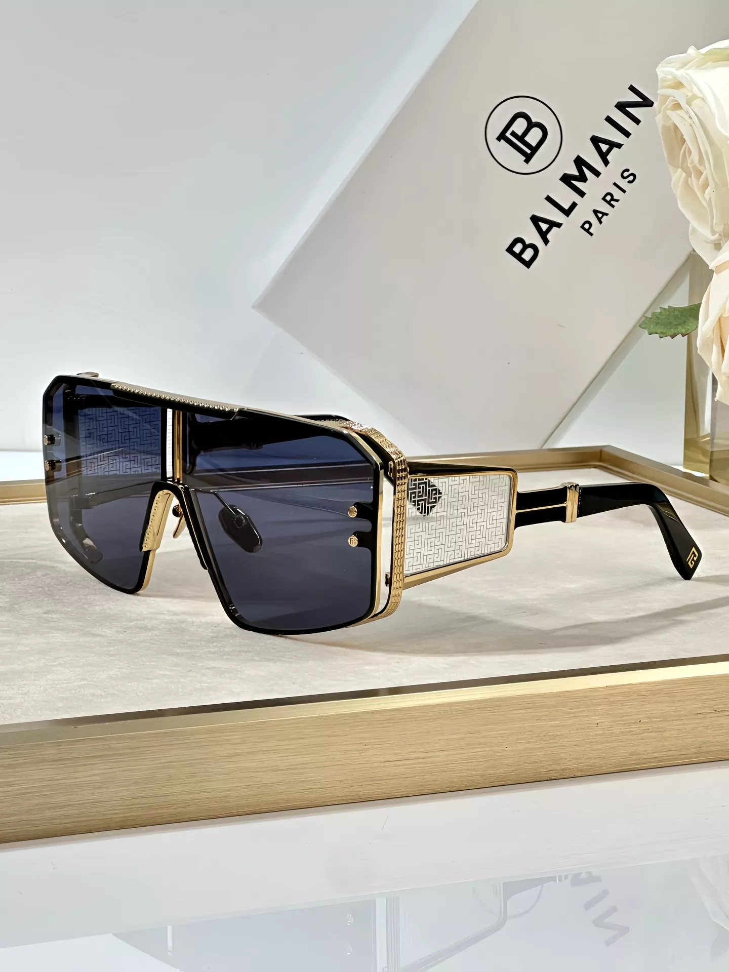 Balmain AAA Quality Sunglasses Vibrant 9504