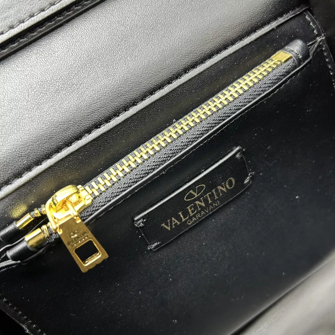 BestValue 1334 Valentino AAA Quality Handbags For Women