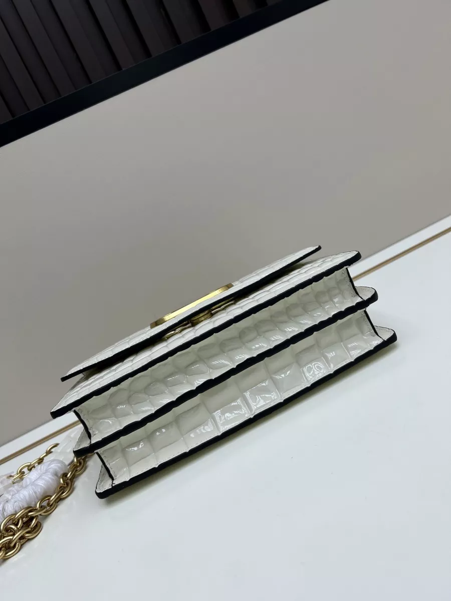 BestValue 1865 Valentino AAA Quality Messenger Bags For Women