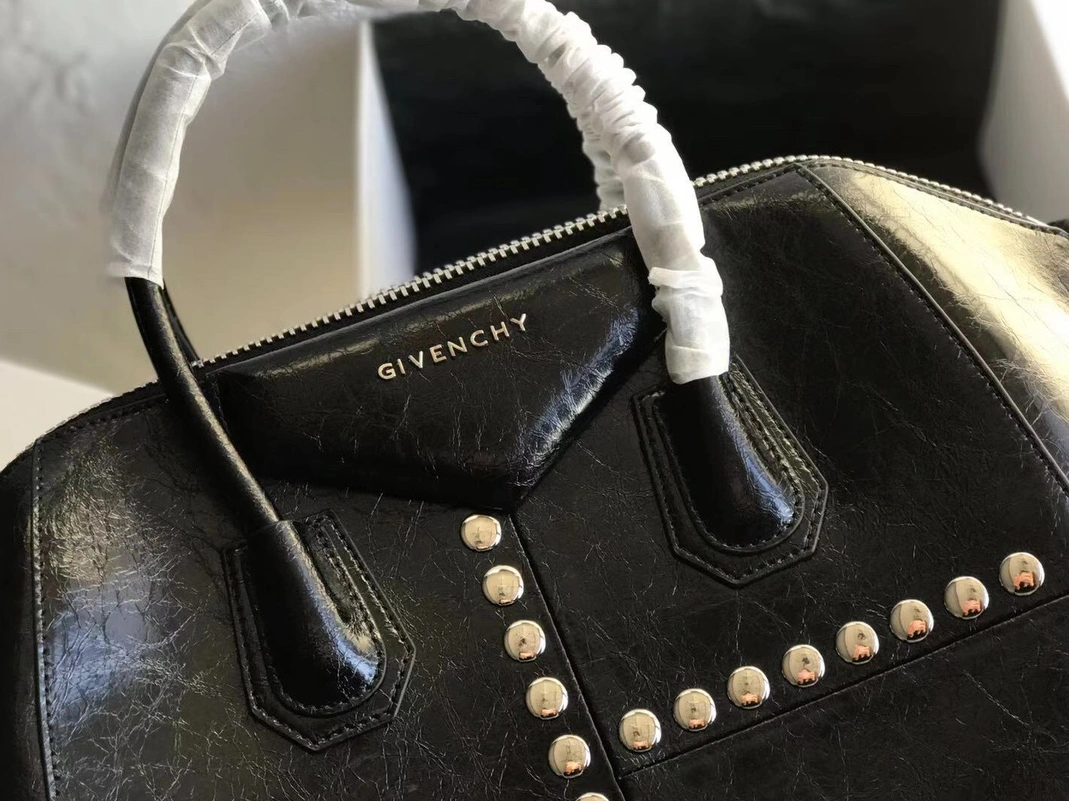 BestValue 1895 Givenchy AAA Quality Handbags For Women