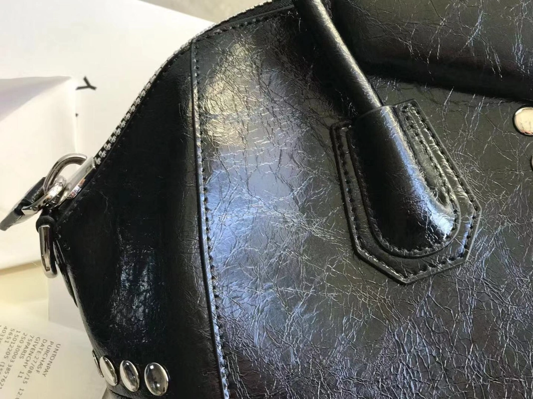 BestValue 1895 Givenchy AAA Quality Handbags For Women