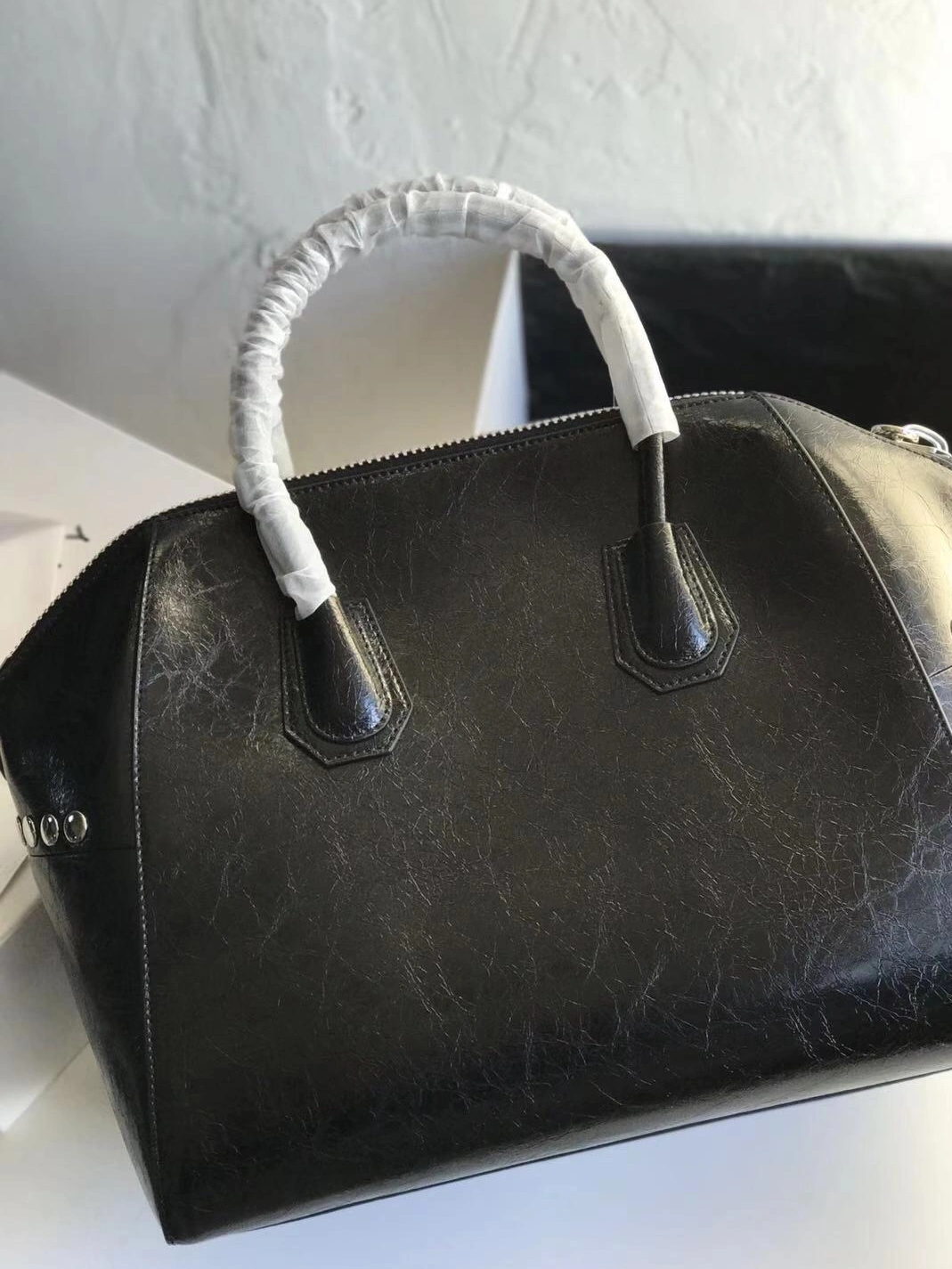 BestValue 1895 Givenchy AAA Quality Handbags For Women