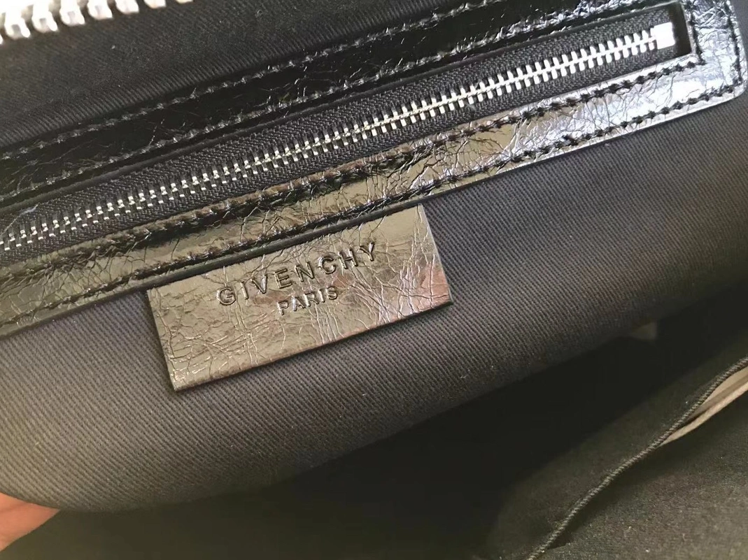 BestValue 1895 Givenchy AAA Quality Handbags For Women