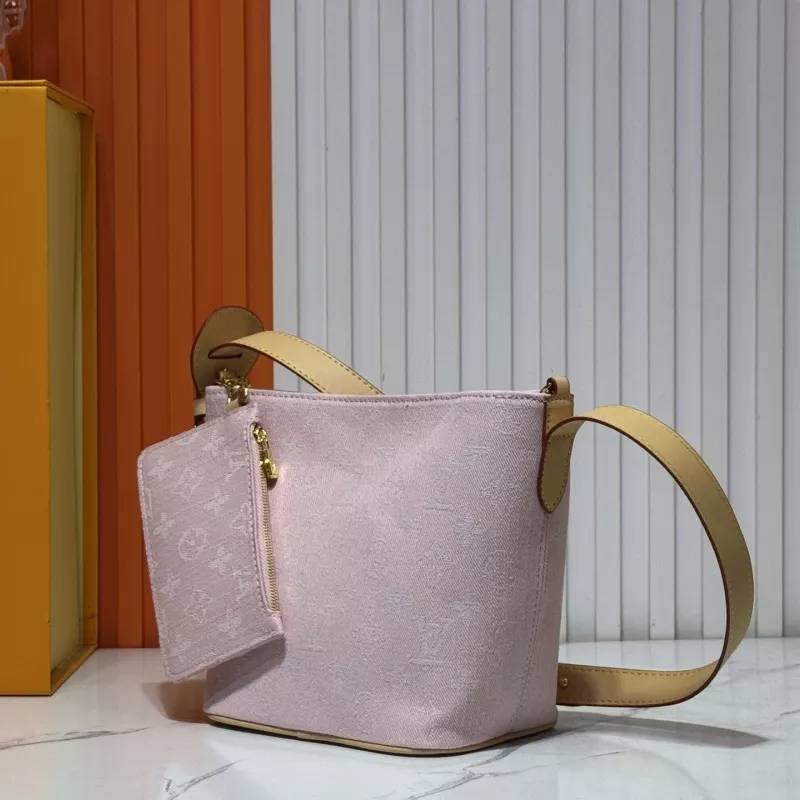 BestValue 2325 Louis Vuitton AAA Quality Messenger Bags For Women
