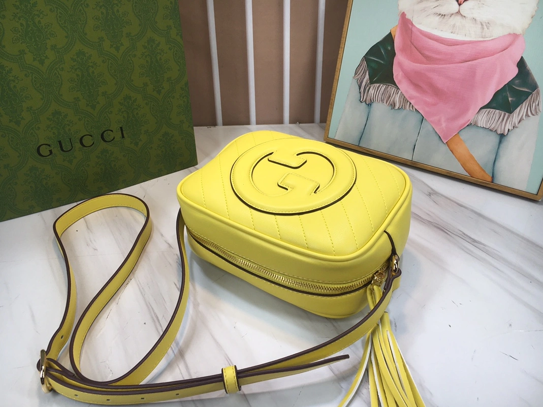 BestValue 3037 Gucci AAA Quality Messenger Bags For Women
