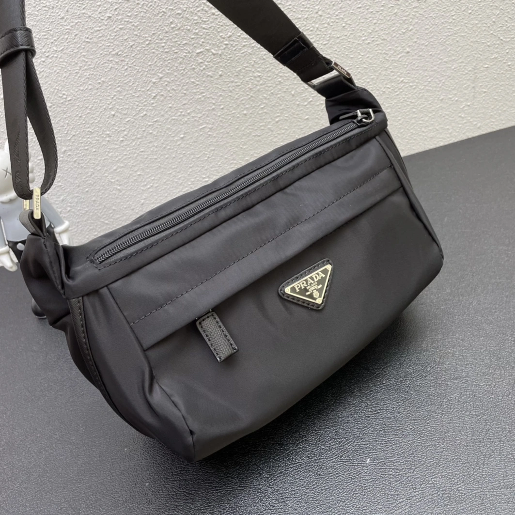 BestValue 3526 Prada AAA Quality Messenger Bags For Unisex