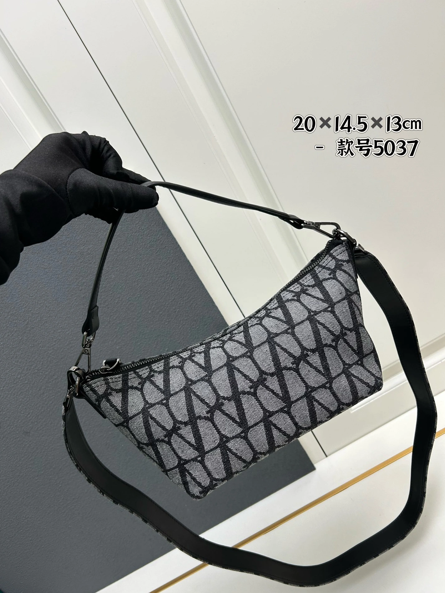 BestValue 3593 Valentino AAA Quality Messenger Bags For Women