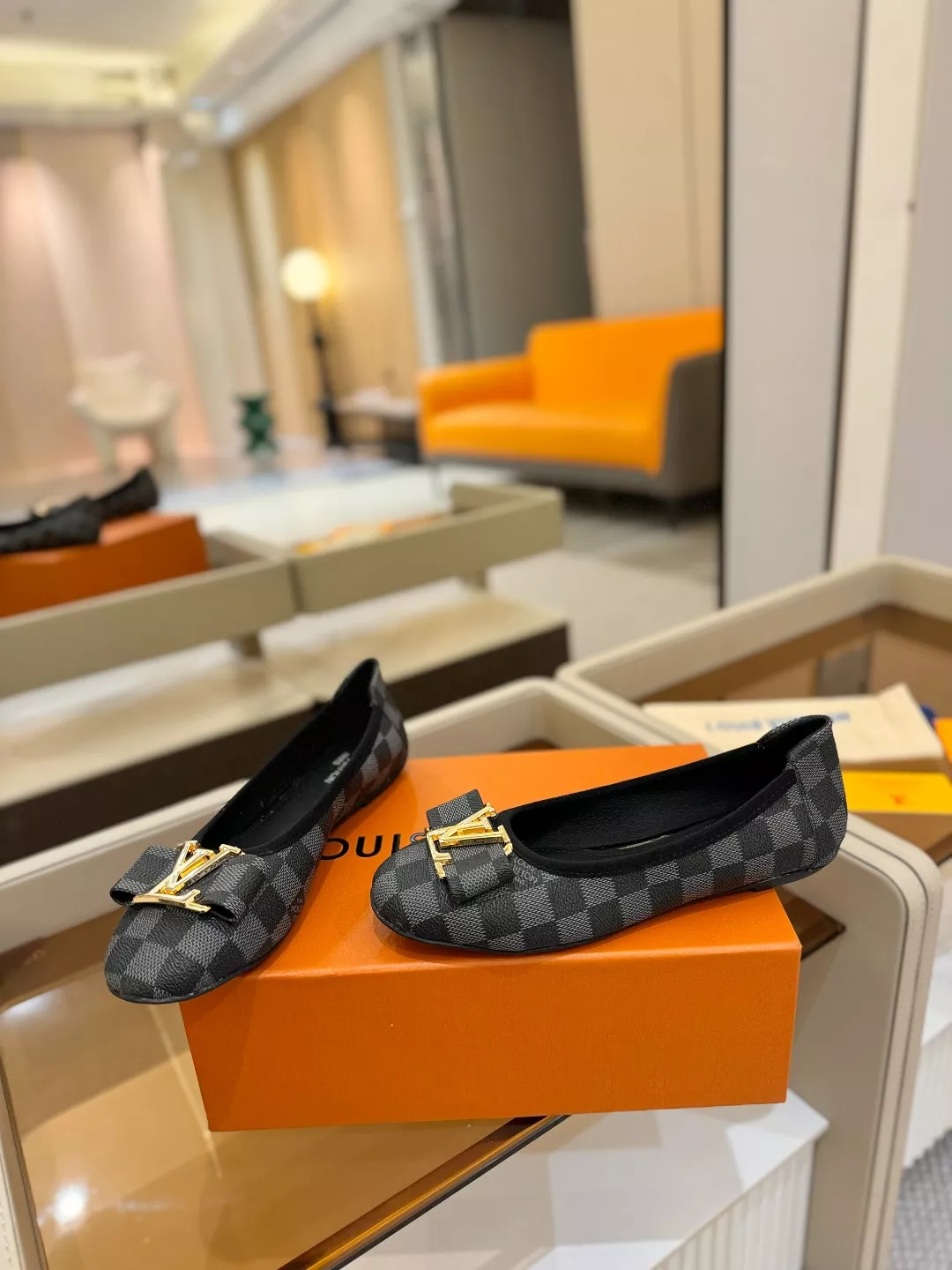 BestValue 3694 Louis Vuitton Flat Shoes For Women