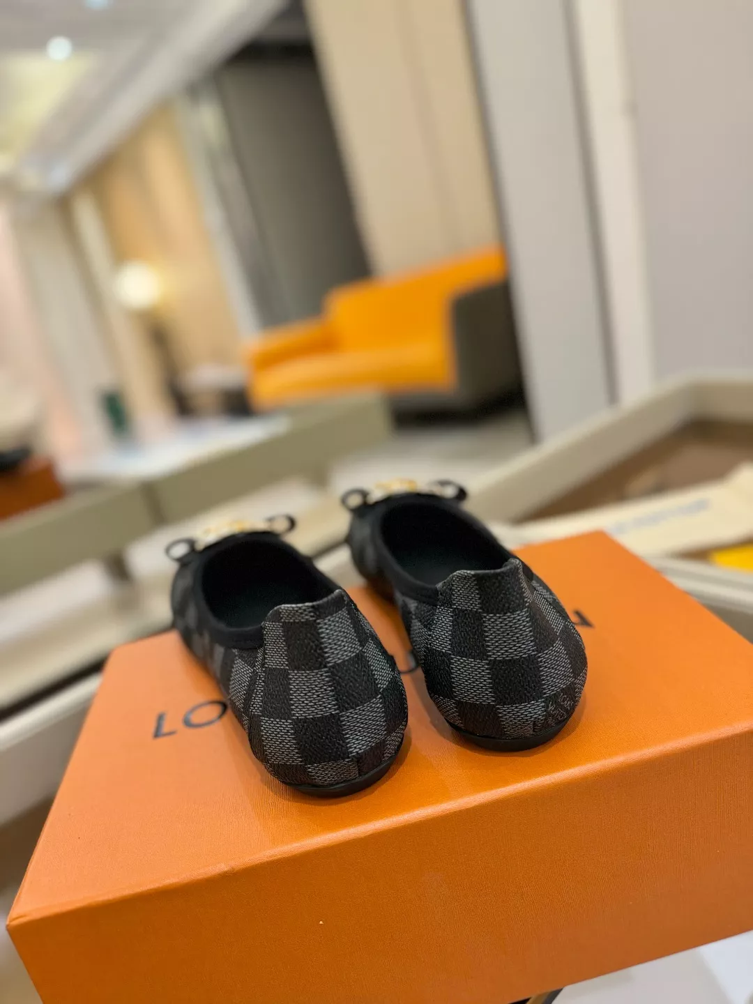 BestValue 3694 Louis Vuitton Flat Shoes For Women