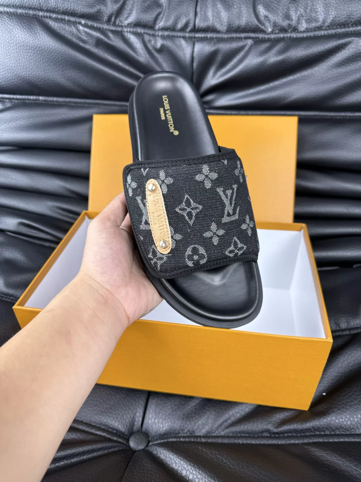 BestValue 3956 Louis Vuitton Slippers For Men
