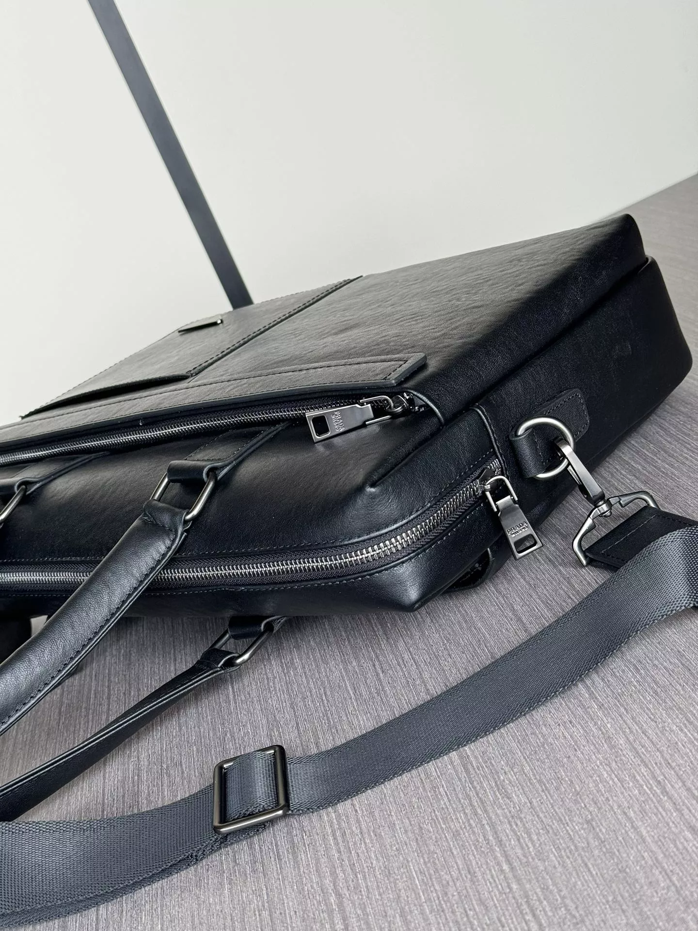 BestValue 4672 Prada AAA Man Handbags