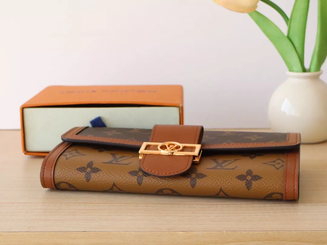 BestValue 494 Louis Vuitton AAA Quality Wallets