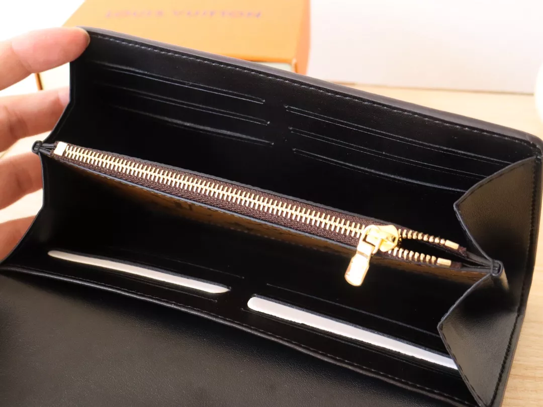BestValue 494 Louis Vuitton AAA Quality Wallets