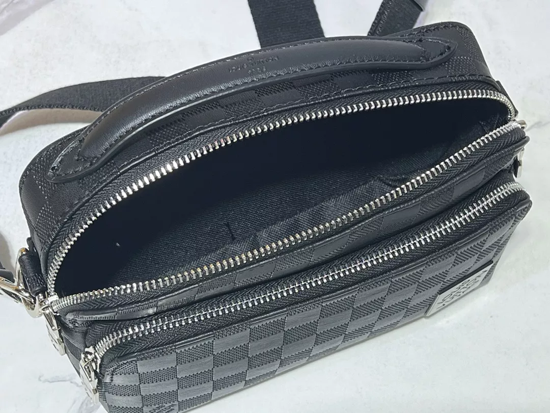 BestValue 5245 Louis Vuitton AAA Man Messenger Bags