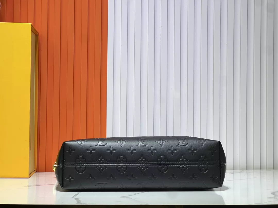 BestValue 5730 Louis Vuitton AAA Quality Messenger Bags For Women