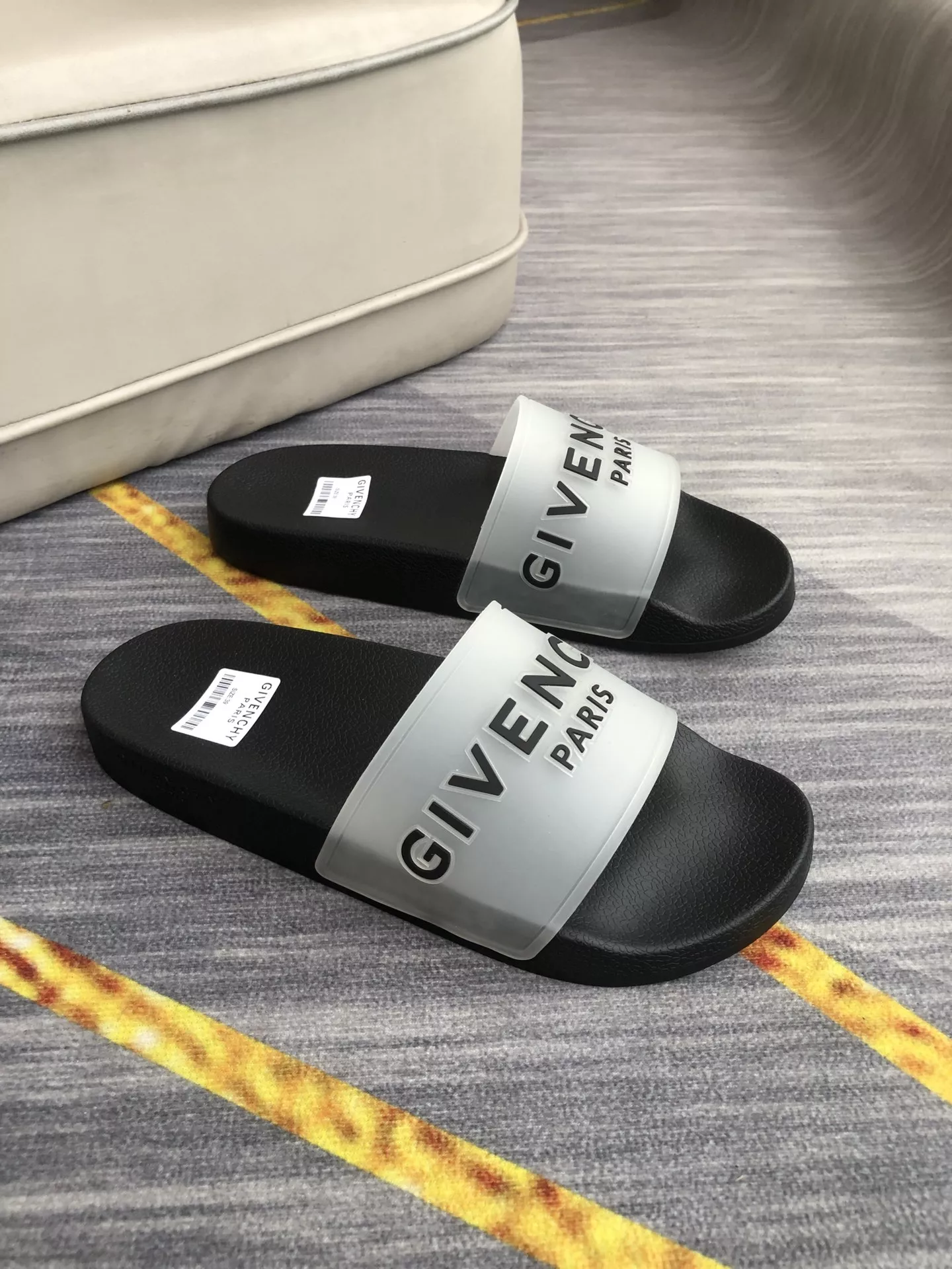 BestValue 5758 Givenchy Slippers For Men