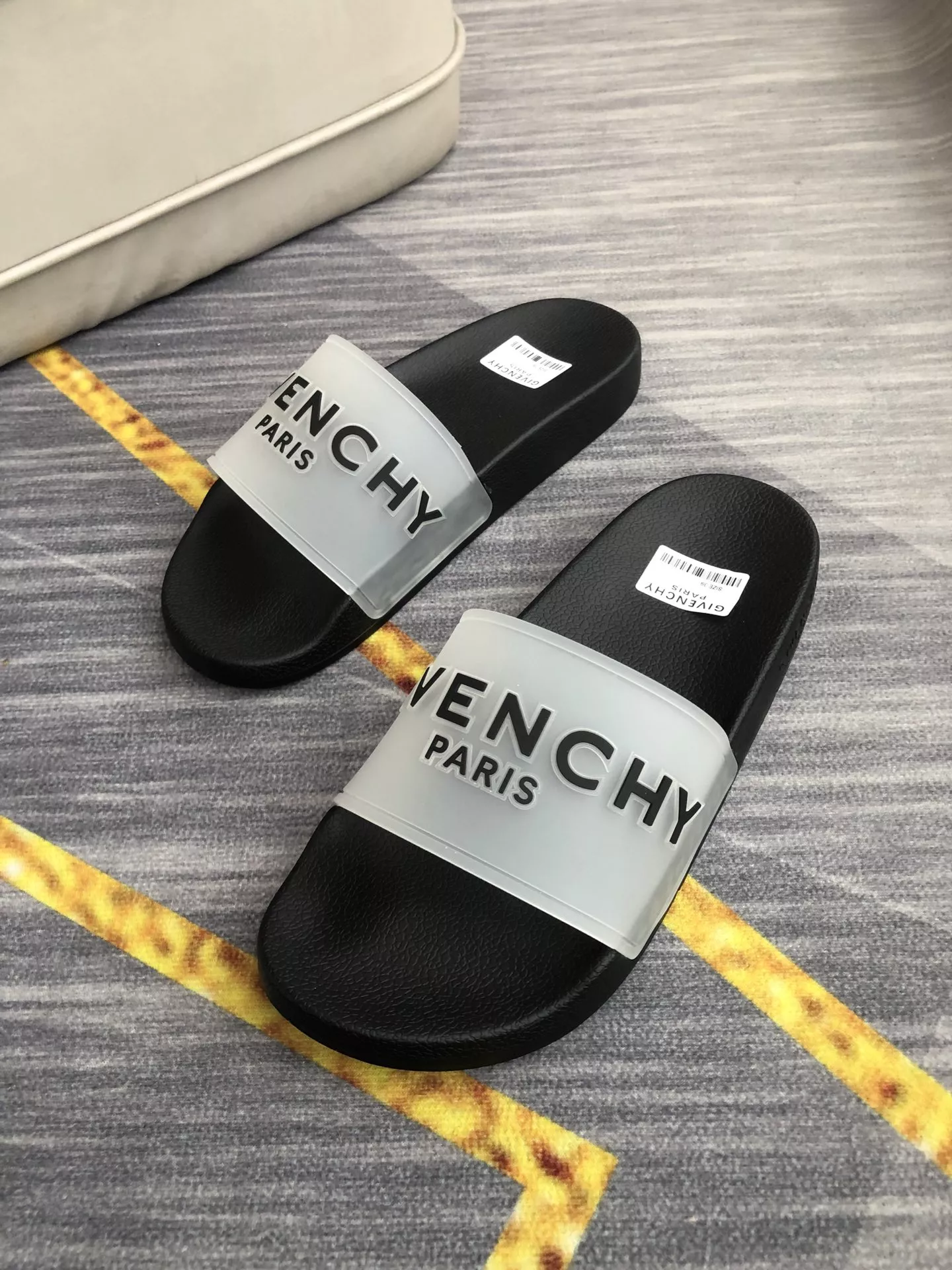 BestValue 5758 Givenchy Slippers For Men