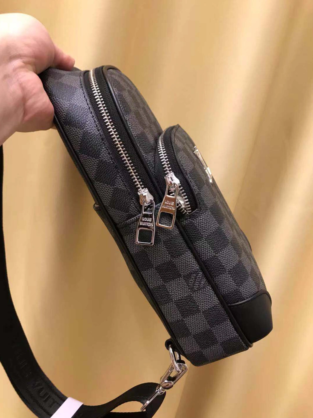 BestValue 6014 Louis Vuitton AAA Man Messenger Bags