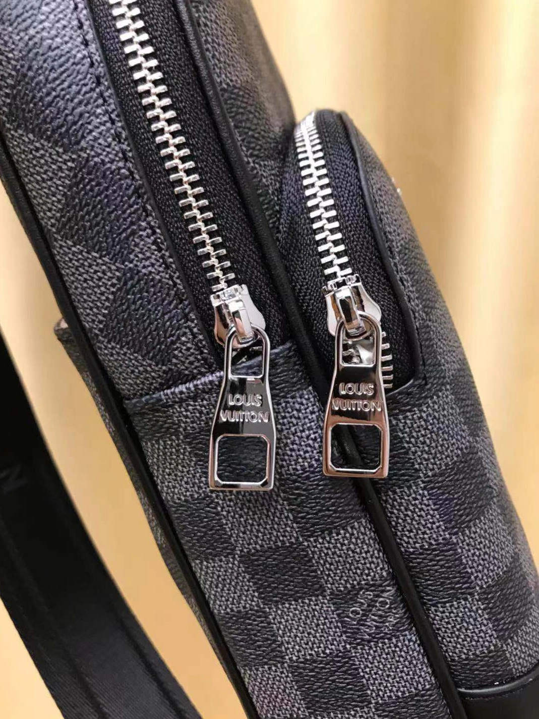 BestValue 6014 Louis Vuitton AAA Man Messenger Bags