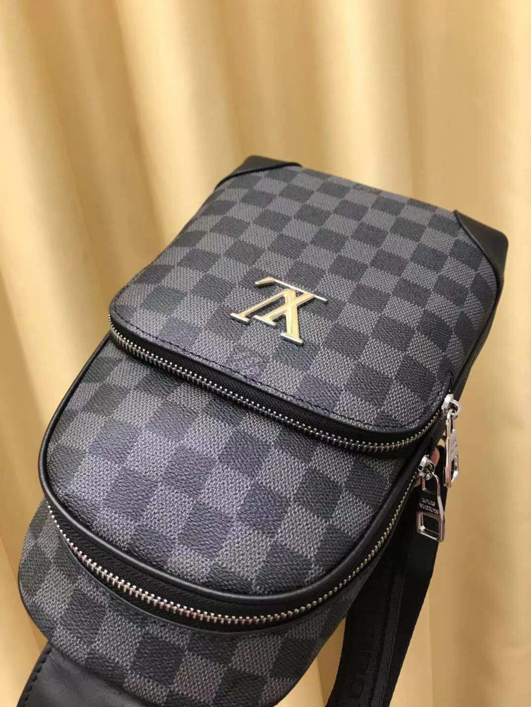 BestValue 6014 Louis Vuitton AAA Man Messenger Bags