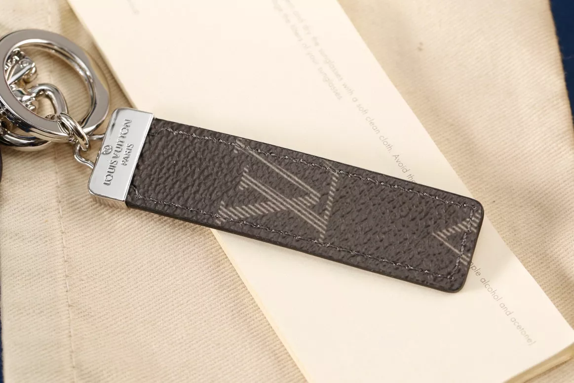 BestValue 6637 Louis Vuitton LV Key Holder And Bag Buckle