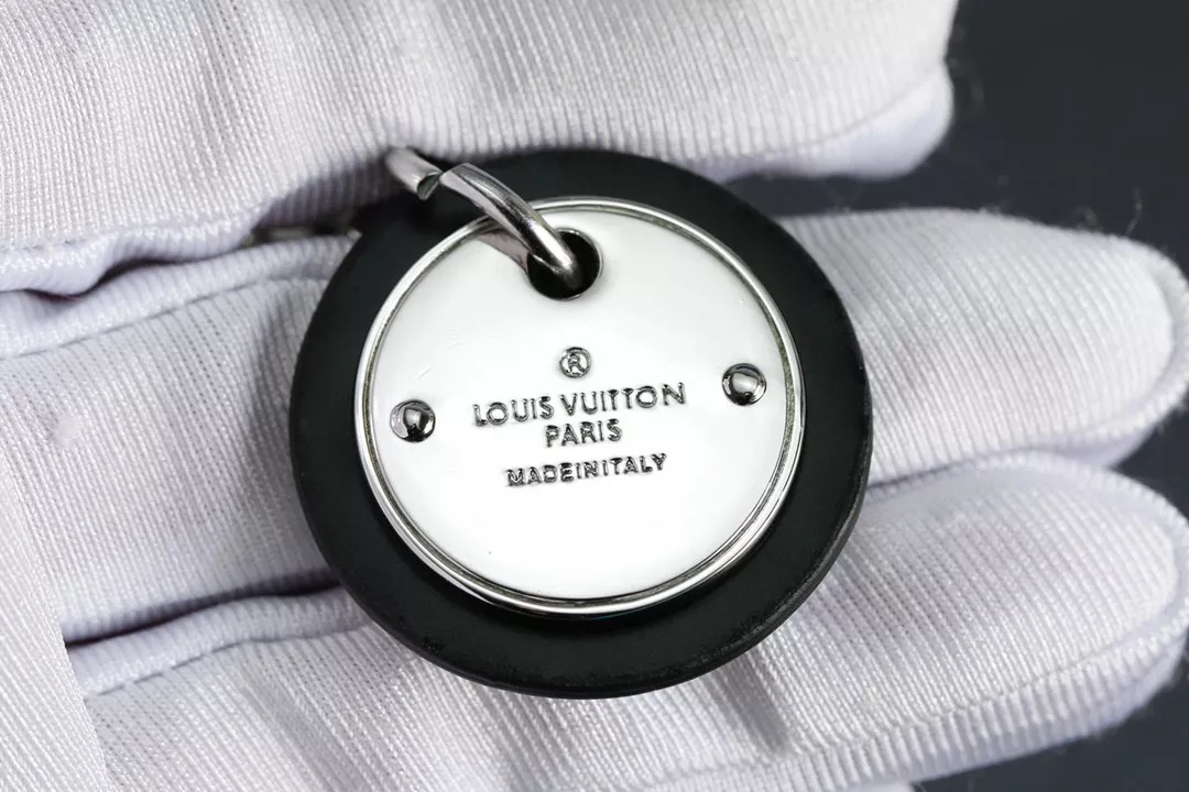 BestValue 6637 Louis Vuitton LV Key Holder And Bag Buckle