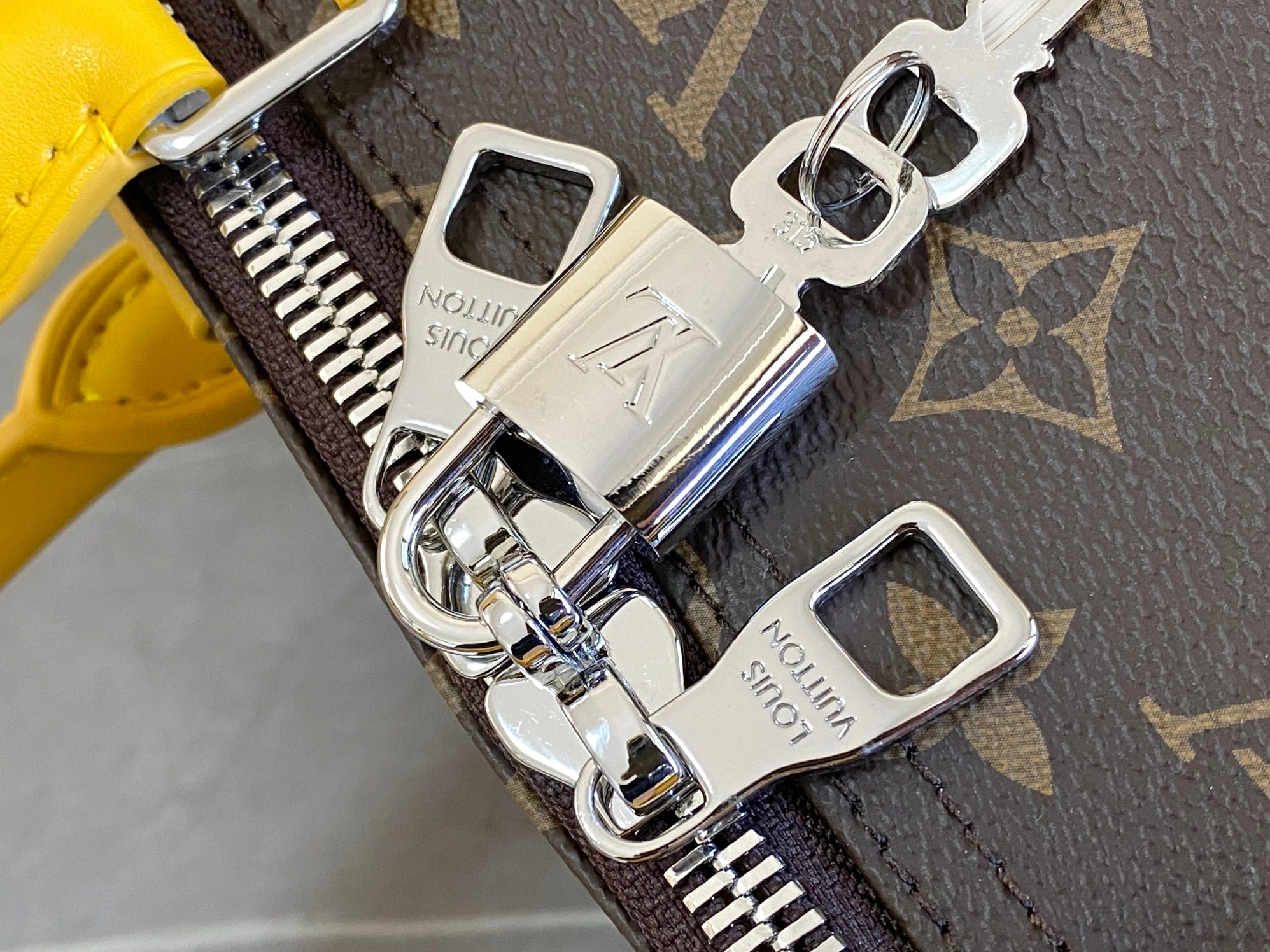 BestValue 6805 Louis Vuitton Travel Bags