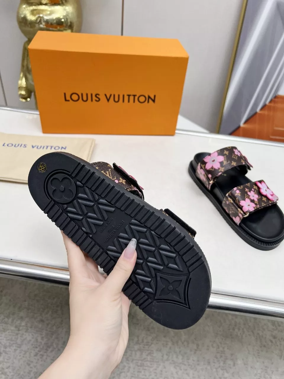 BestValue 7165 Louis Vuitton Slippers For Women