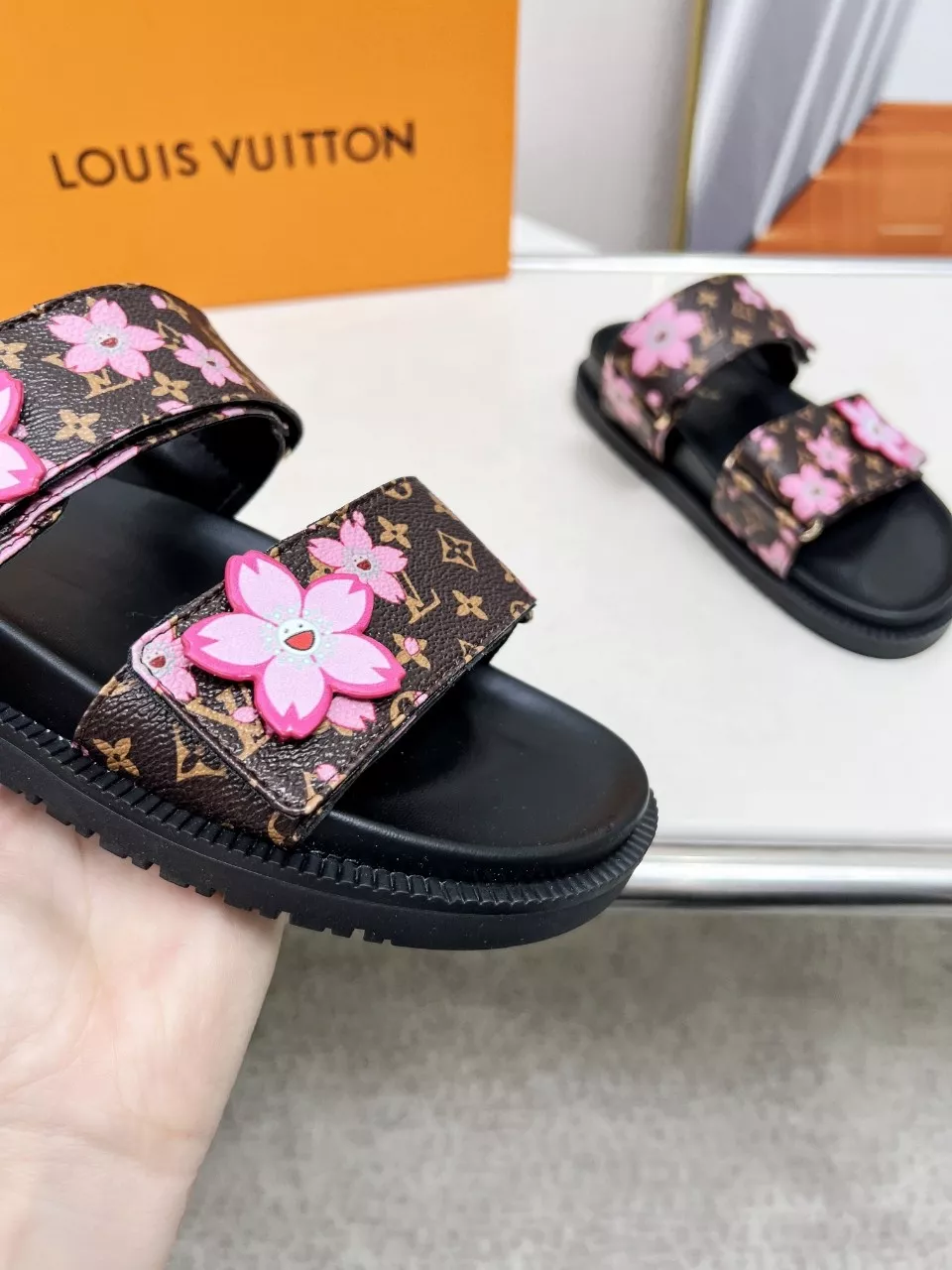 BestValue 7165 Louis Vuitton Slippers For Women