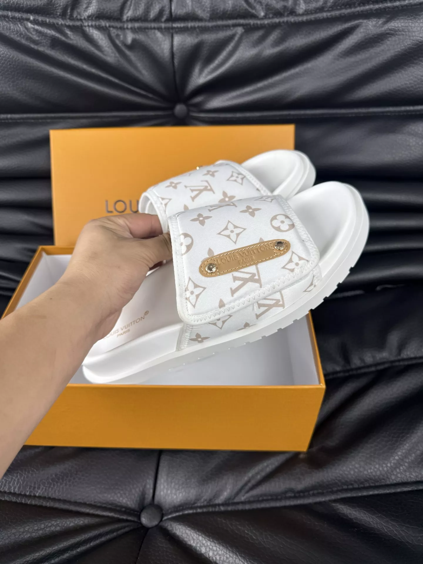BestValue 7467 Louis Vuitton Slippers For Men