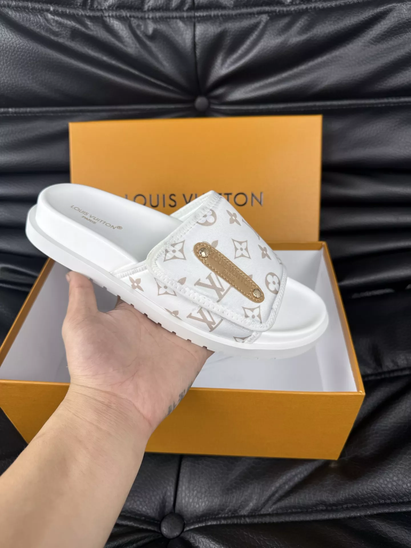 BestValue 7467 Louis Vuitton Slippers For Men