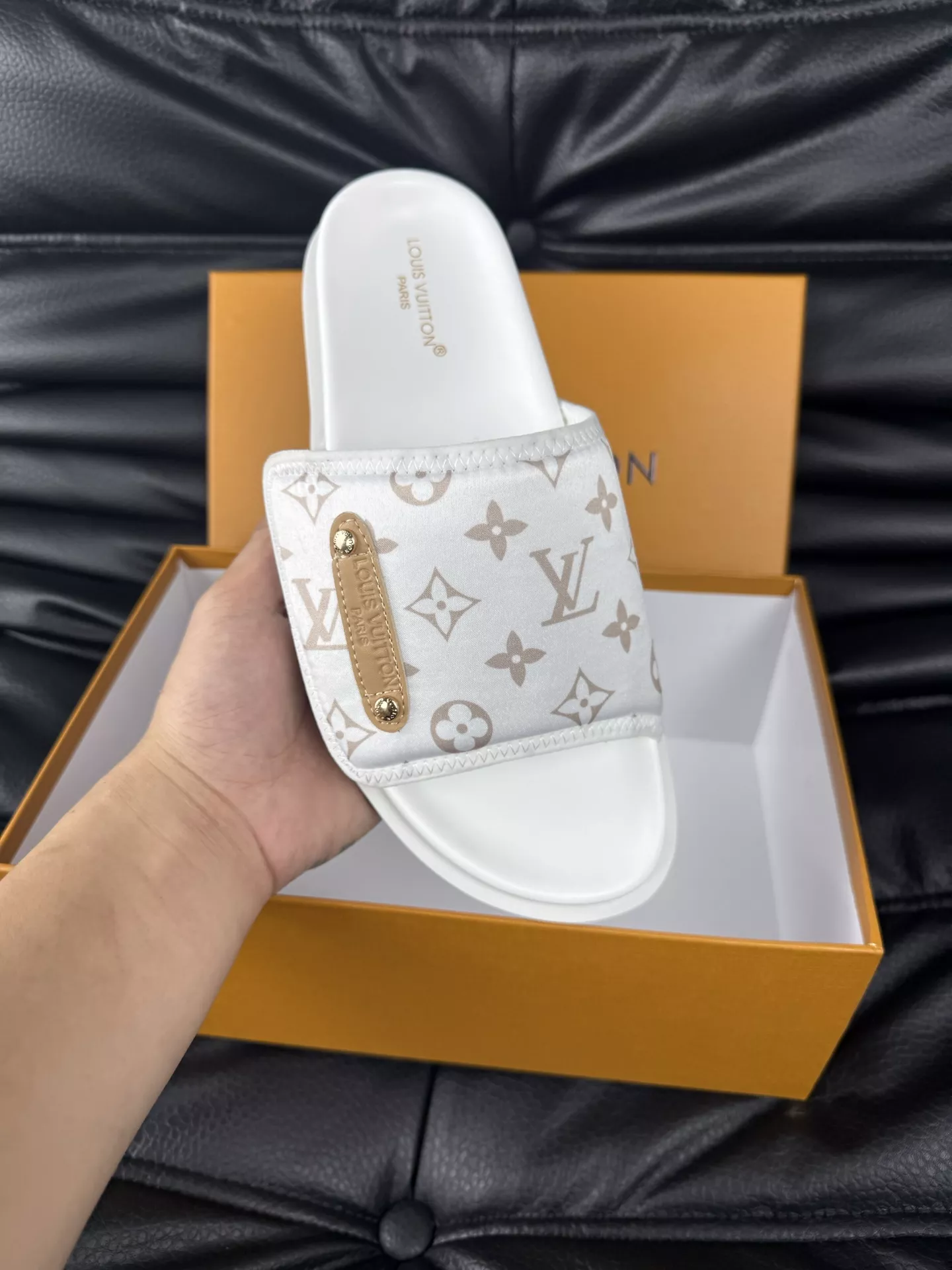 BestValue 7467 Louis Vuitton Slippers For Men