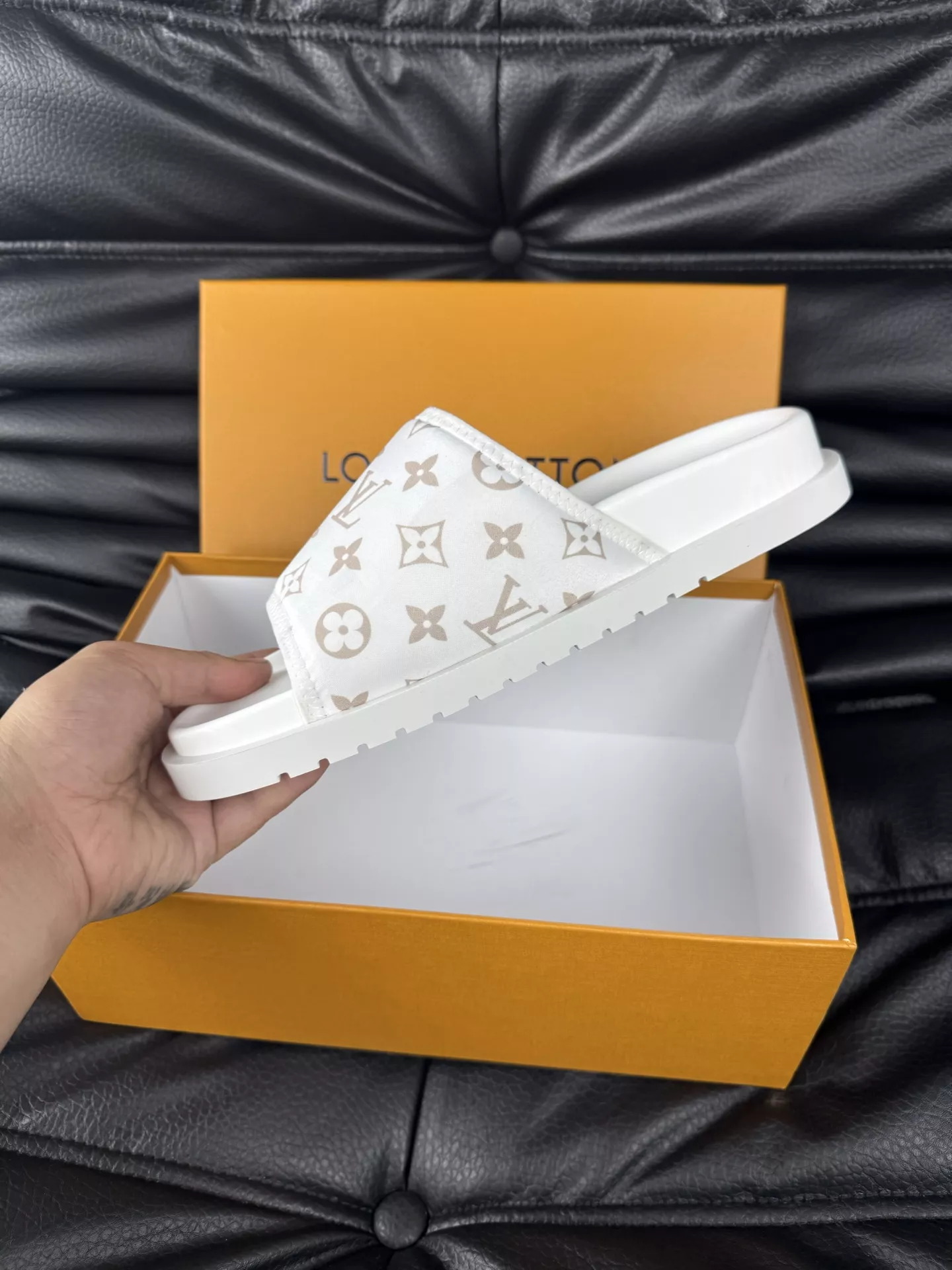 BestValue 7467 Louis Vuitton Slippers For Men