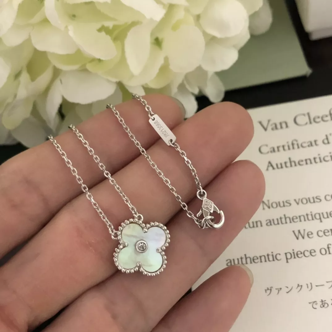 BestValue 760 Van Cleef & Arpels Necklaces For Women