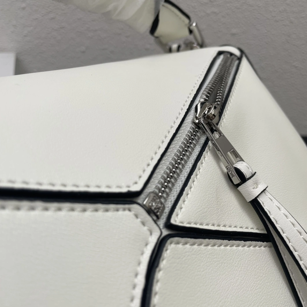 BestValue 7609 LOEWE AAA Quality Messenger Bags For Women