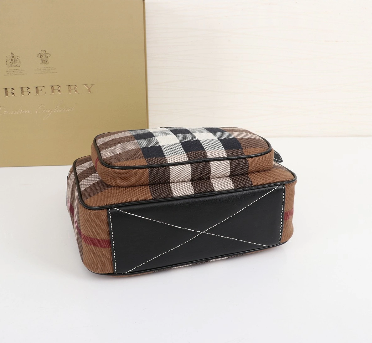 BestValue 7847 Burberry AAA Man Messenger Bags