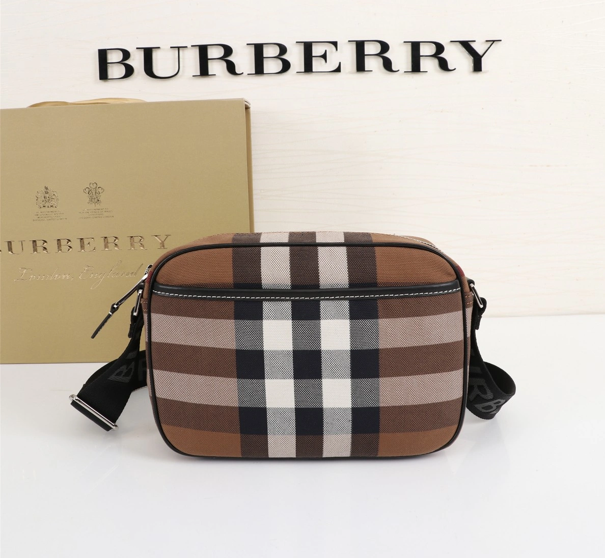 BestValue 7847 Burberry AAA Man Messenger Bags