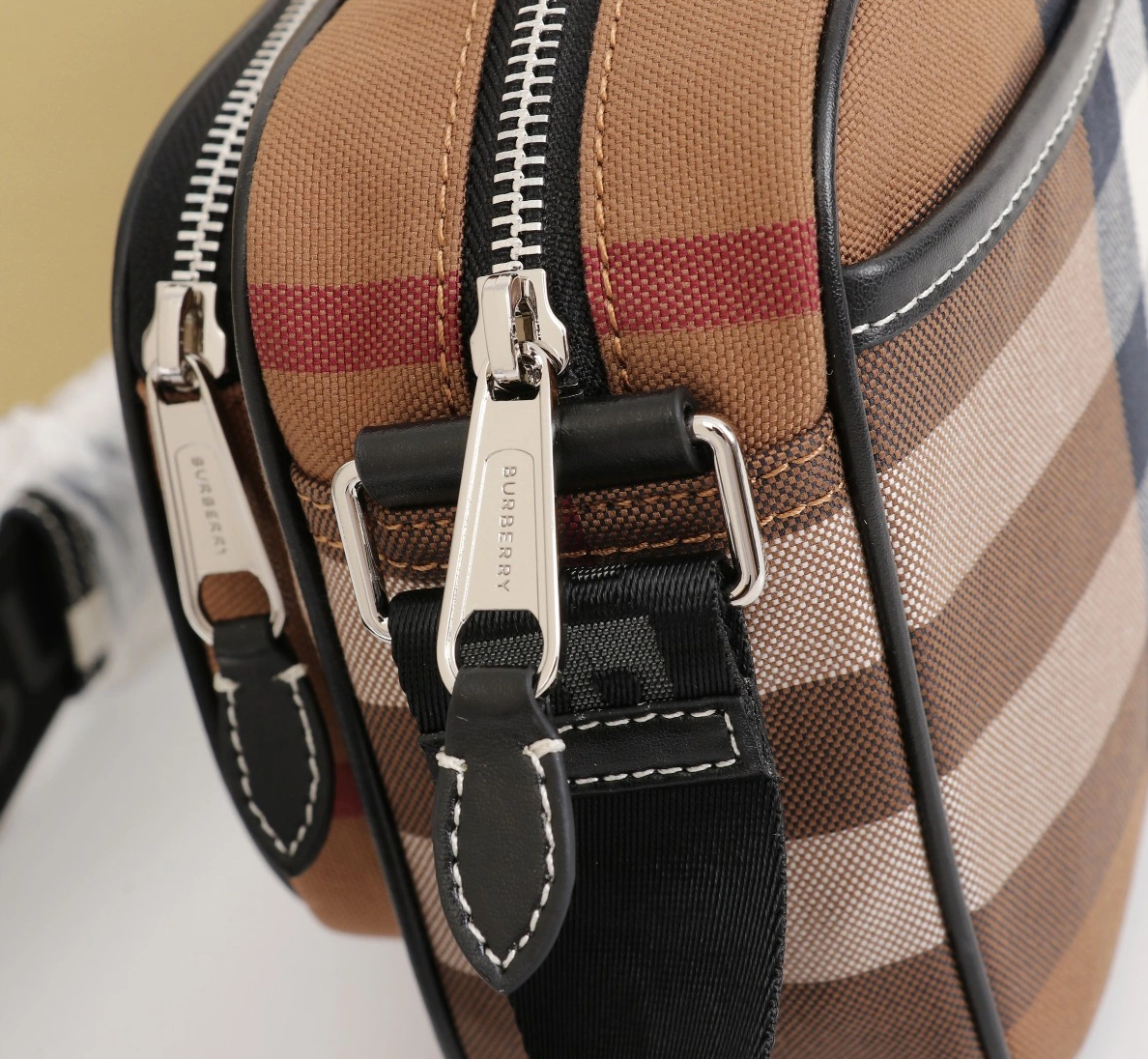 BestValue 7847 Burberry AAA Man Messenger Bags