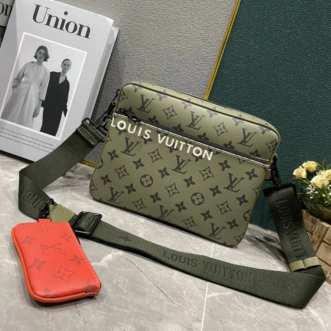 BestValue 7967 Louis Vuitton AAA Man Messenger Bags