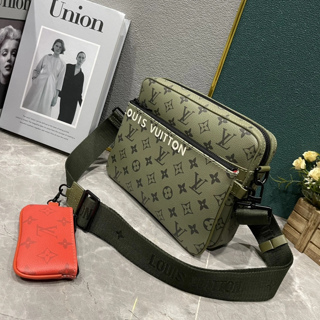 BestValue 7967 Louis Vuitton AAA Man Messenger Bags