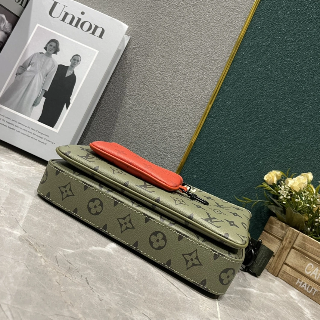 BestValue 7967 Louis Vuitton AAA Man Messenger Bags