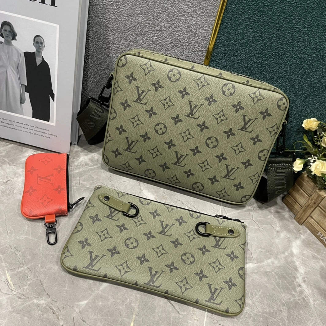 BestValue 7967 Louis Vuitton AAA Man Messenger Bags