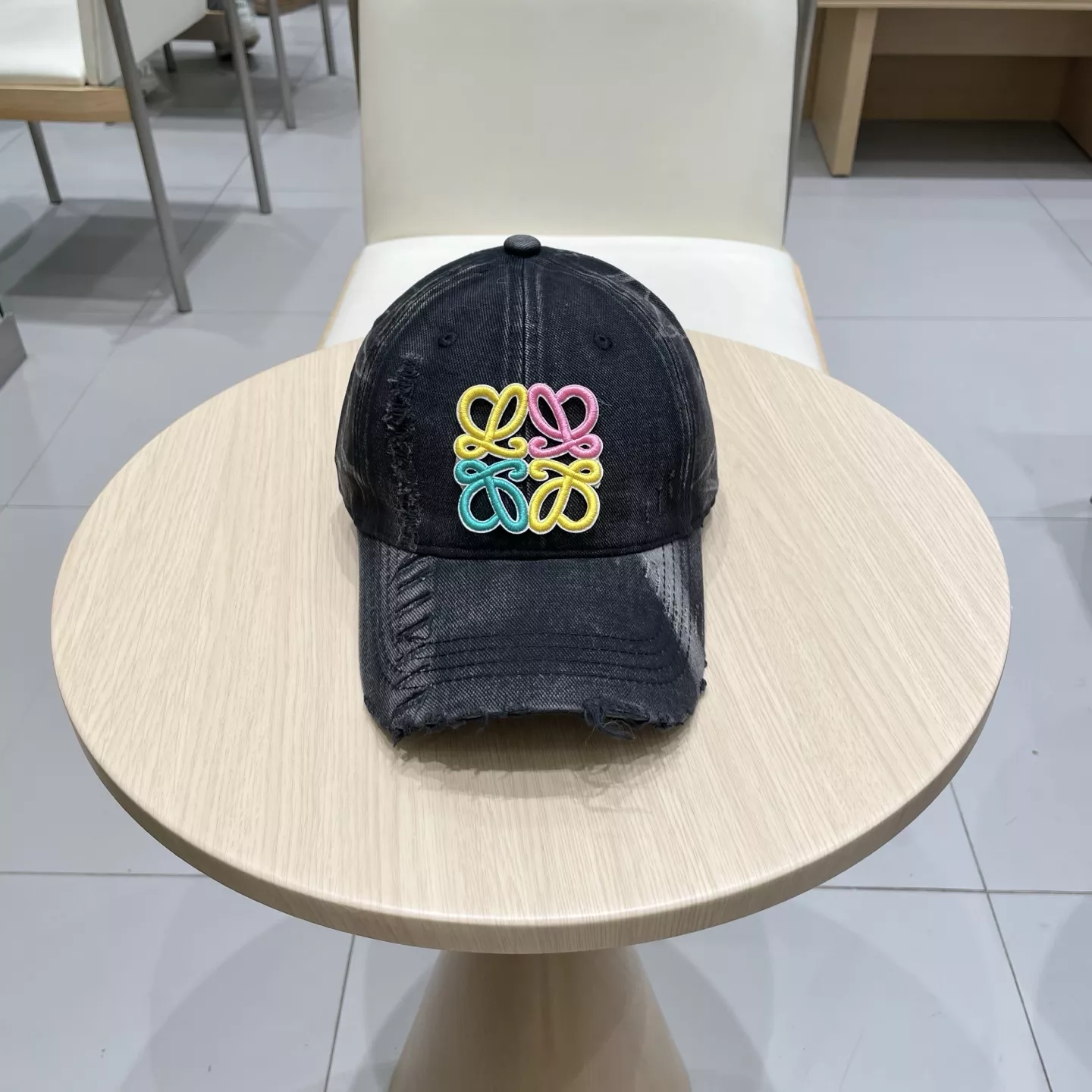 BestValue 8090 LOEWE Caps
